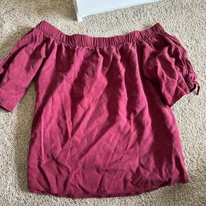 Off shoulders shirt size S